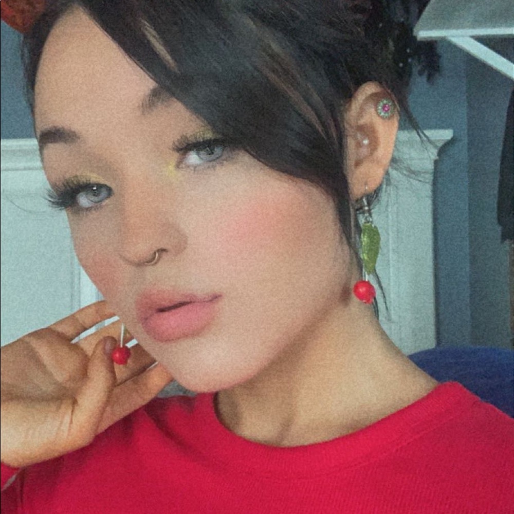 Meet your Posher, Jasmine